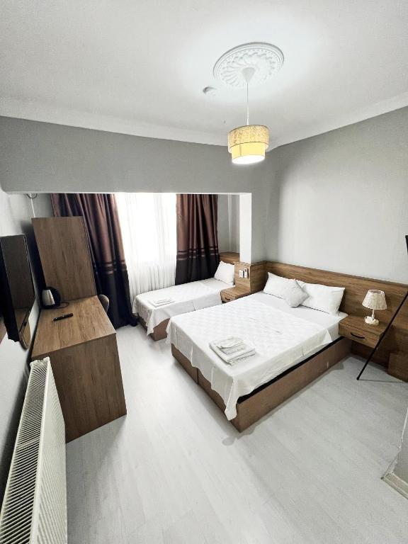 Karhal Room — 8
