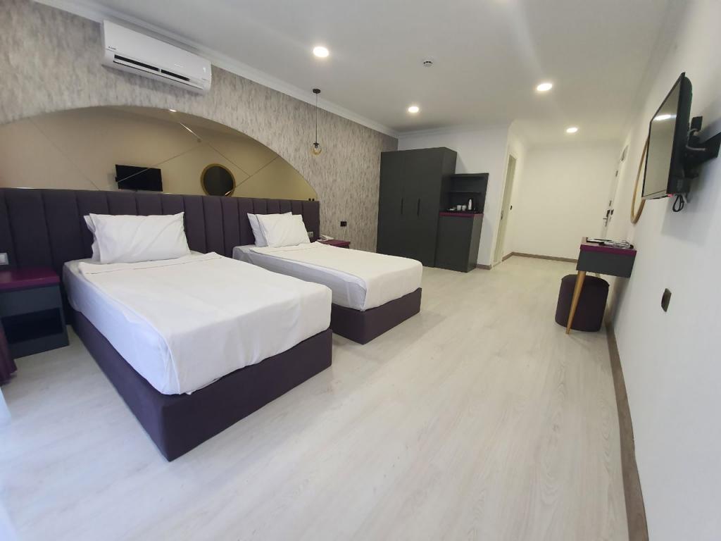 Karikatür Bi Hotel — 2
