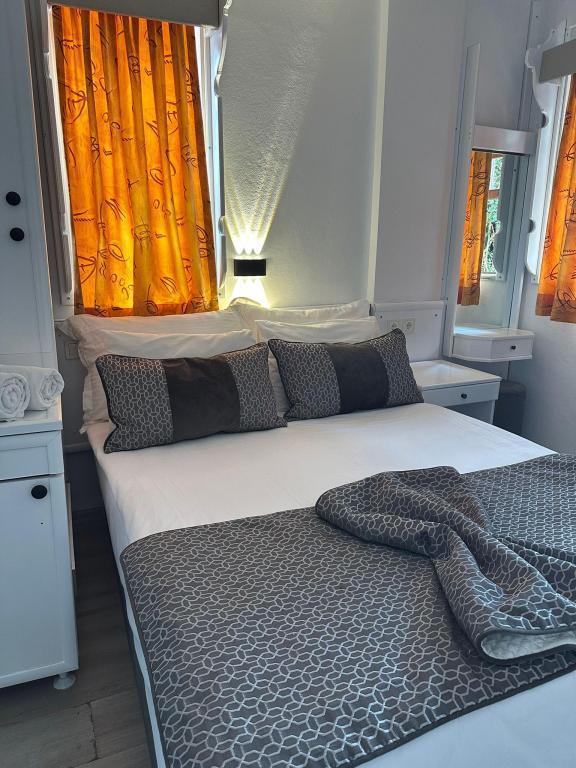 Karyatit Hotel Kaleiçi — 2