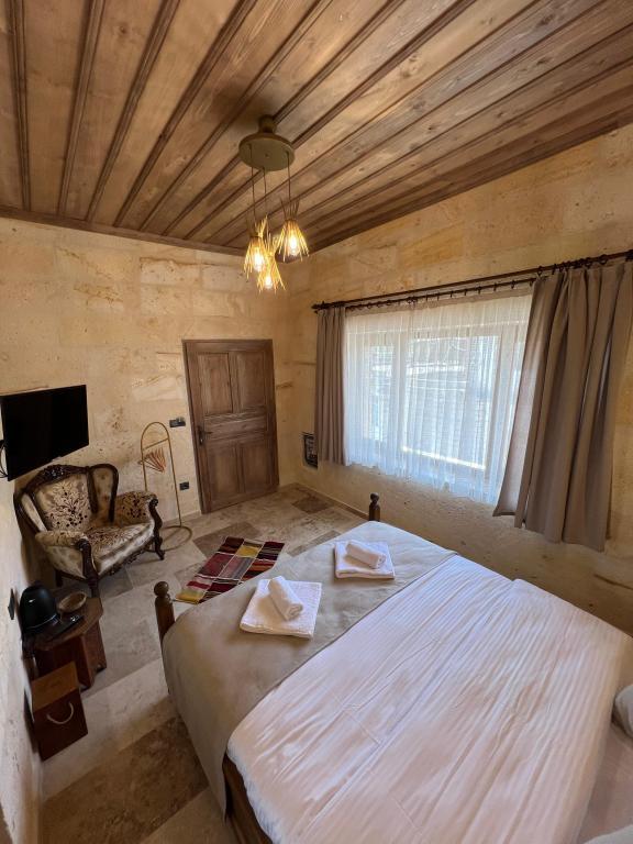 Library Cave House — 5