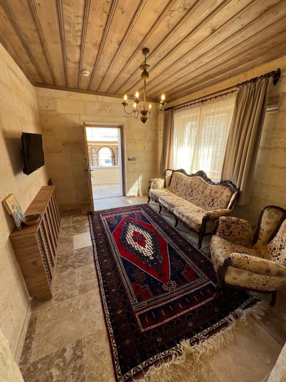 Library Cave House — 10