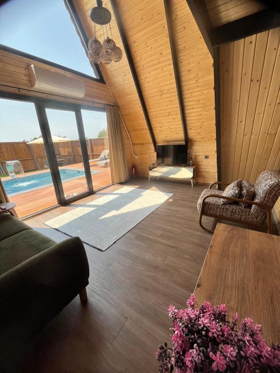 La Fontaine Bungalov — 10