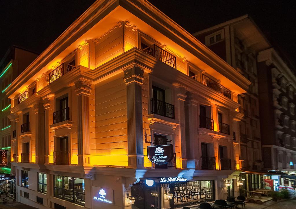 Le Petit Palace Hotel
