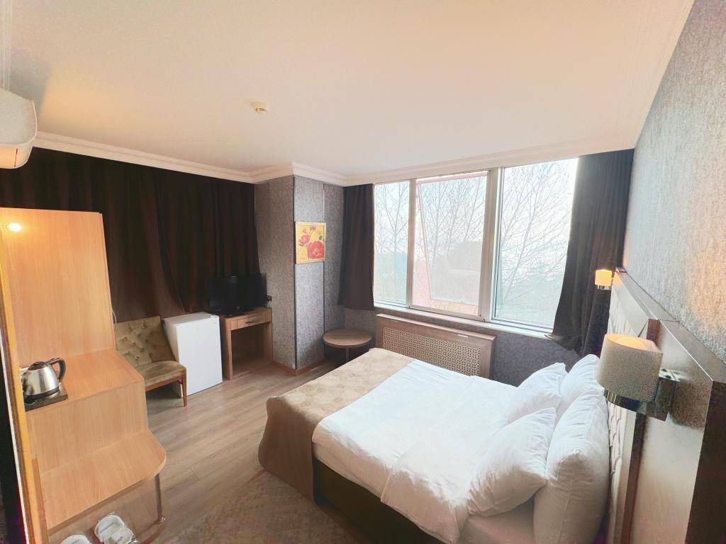Lounge Boutique Hotel — 8
