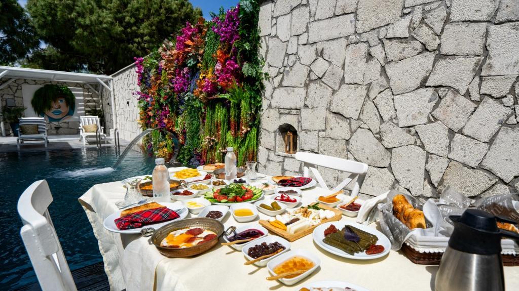 Lulu Inn Çeşme — 8