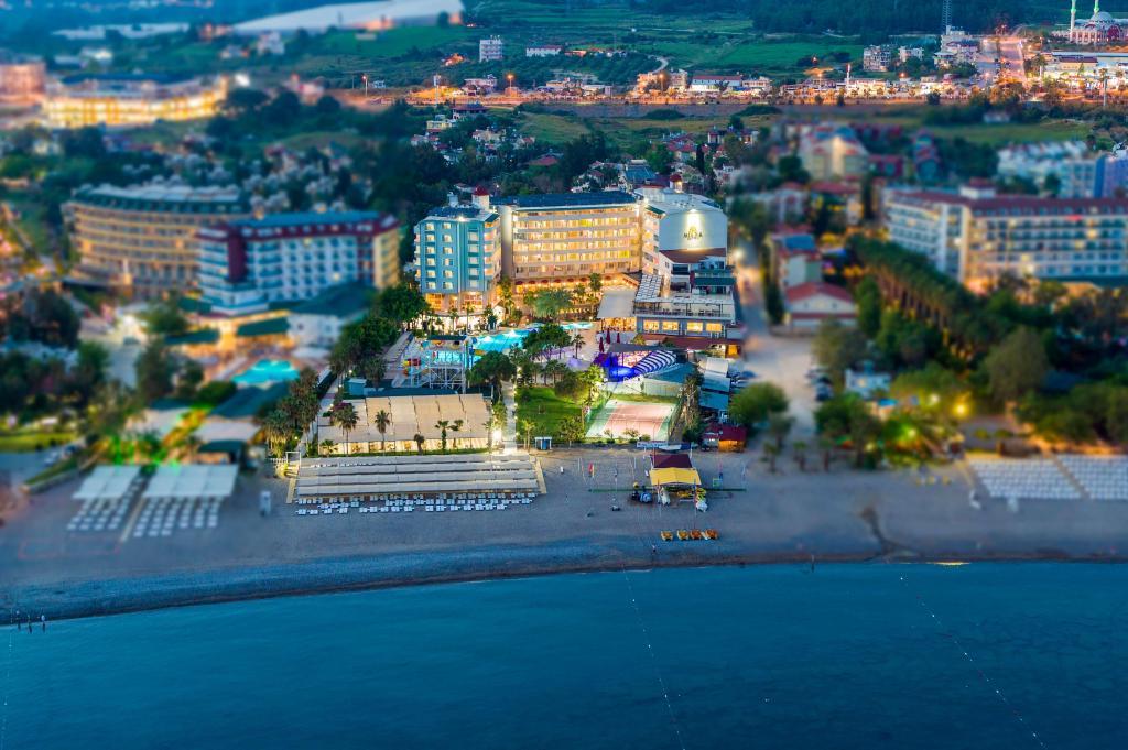 Meridia Beach Hotel — 5