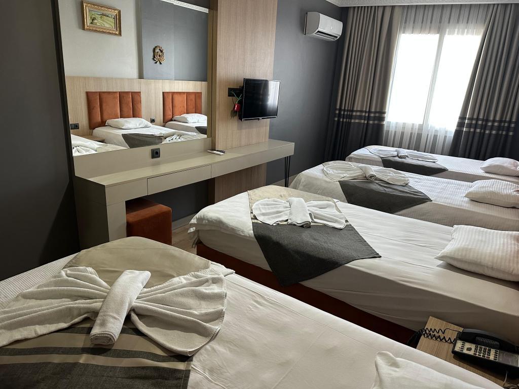Metros Hotel — 5