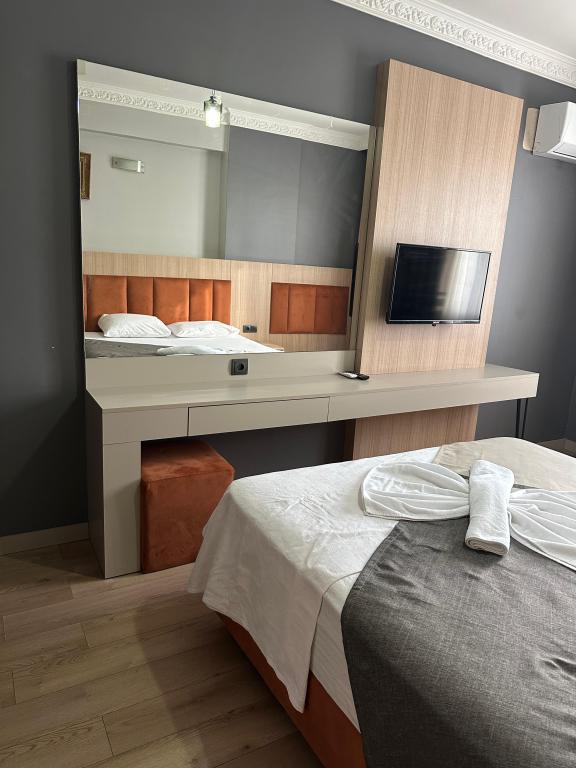 Metros Hotel — 9