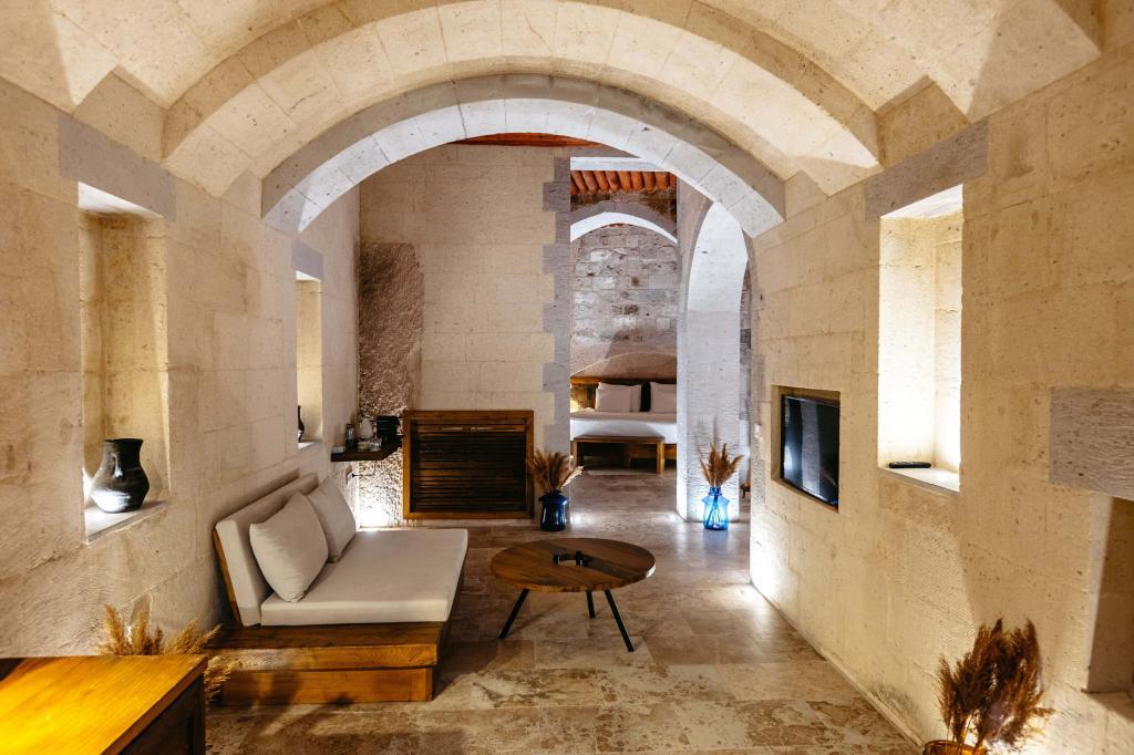 Millstone Cave Suites — 4