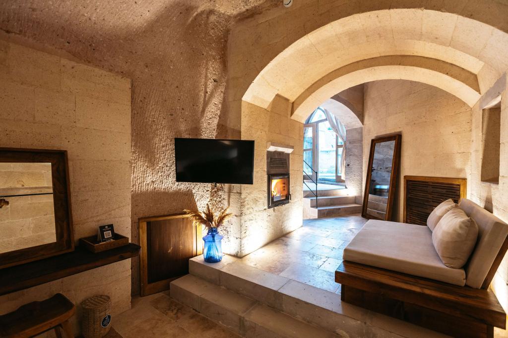 Millstone Cave Suites — 6