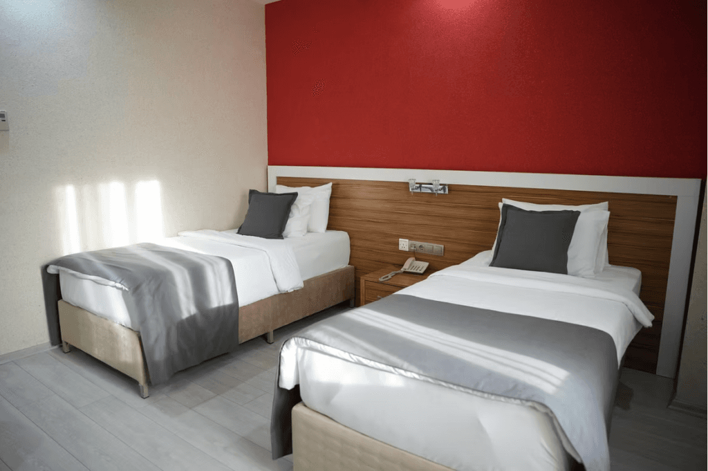 Mira Blue Hotel — 6