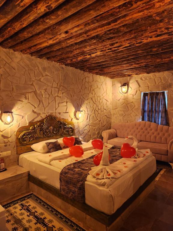Mmf Cave House — 6