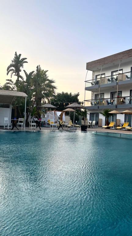 Lizbonia Otel Çeşme
