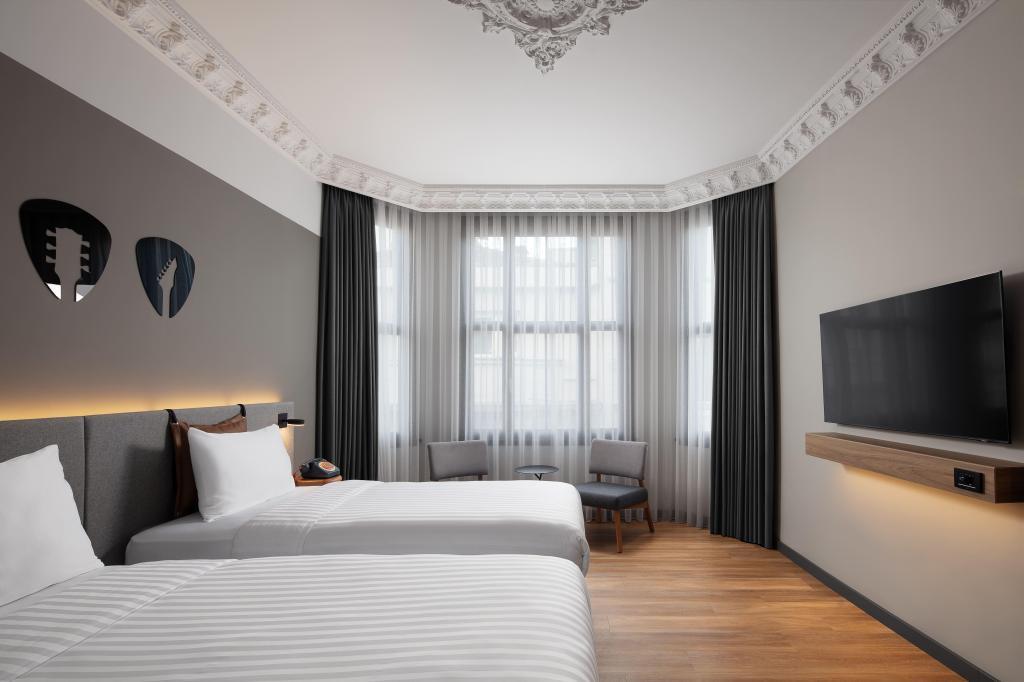 Moxy Istanbul Taksim by Marriott Bonvoy — 4