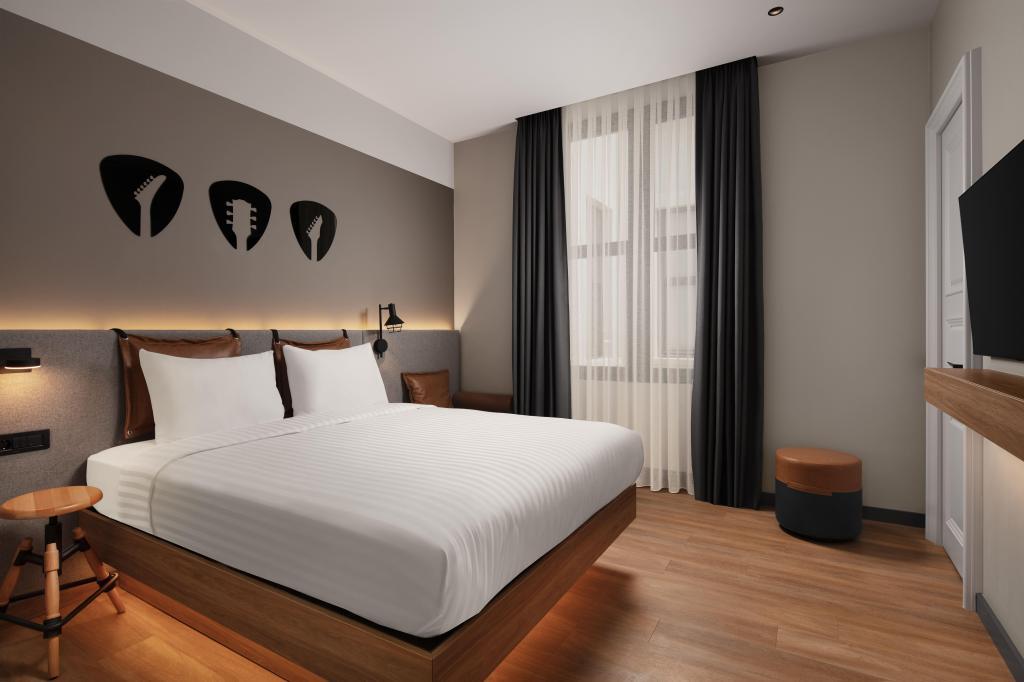 Moxy Istanbul Taksim by Marriott Bonvoy — 3