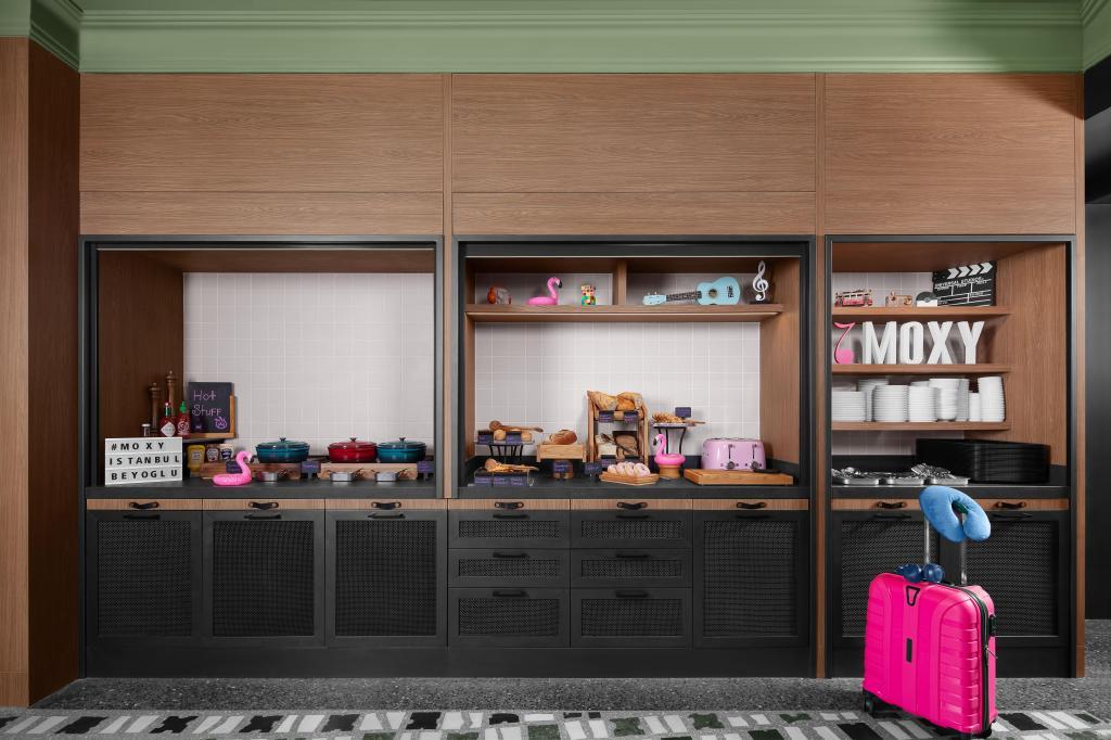 Moxy Istanbul Taksim by Marriott Bonvoy — 7