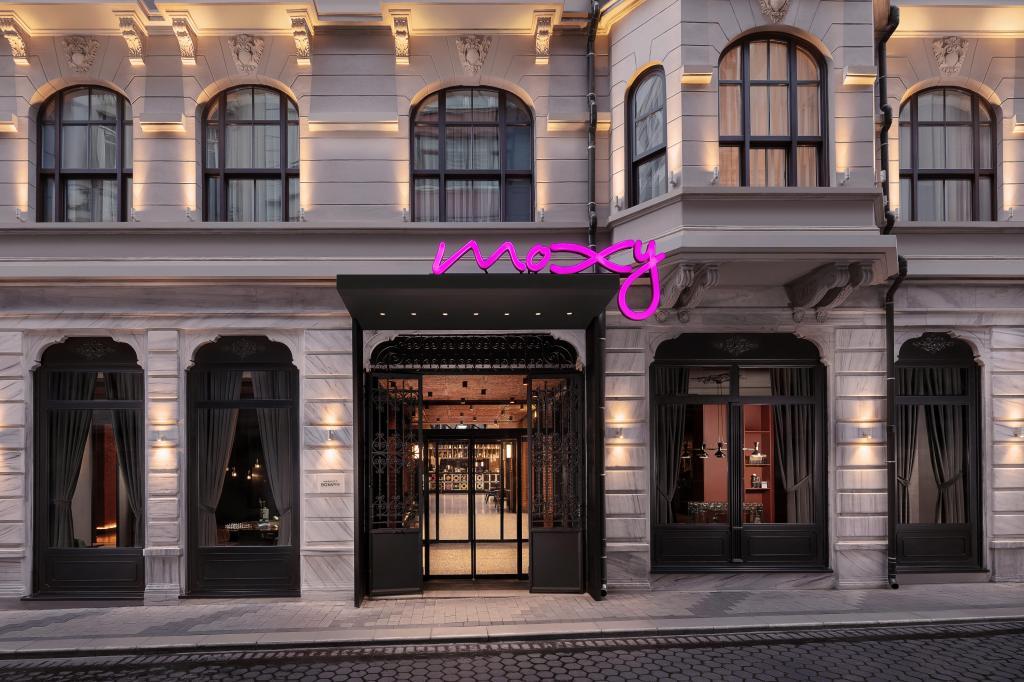 Moxy Istanbul Taksim by Marriott Bonvoy — 8