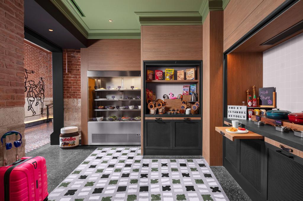 Moxy Istanbul Taksim by Marriott Bonvoy — 9