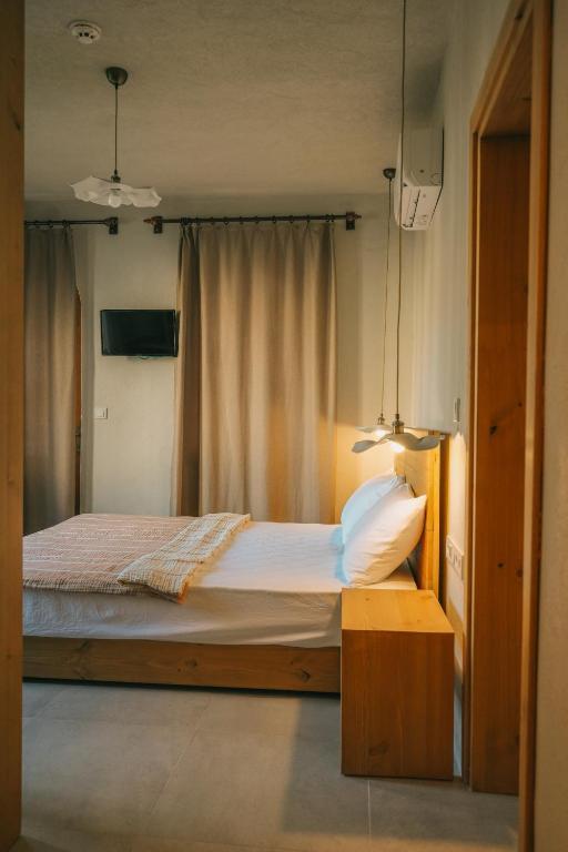 Nephos Hotel — 4