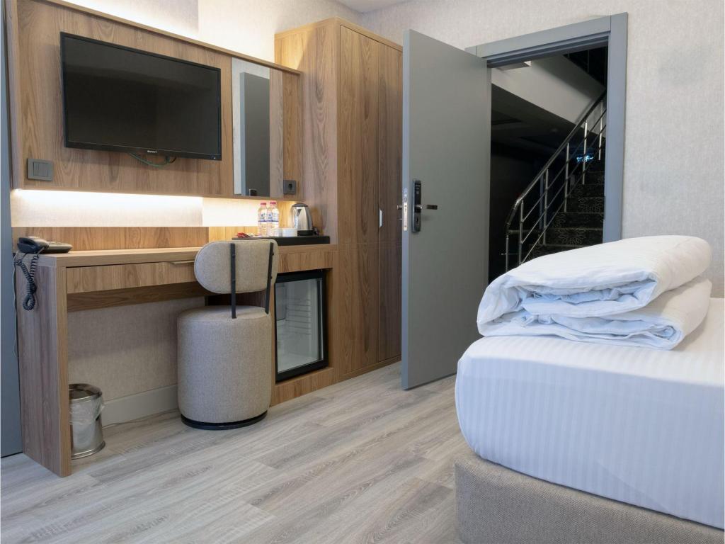 The Optimal Hotel — 6