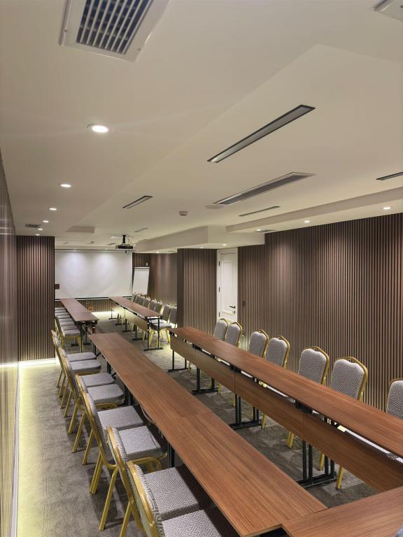 Trademark By Wyndham Operla Airport Hotels Arnavutköy — 7