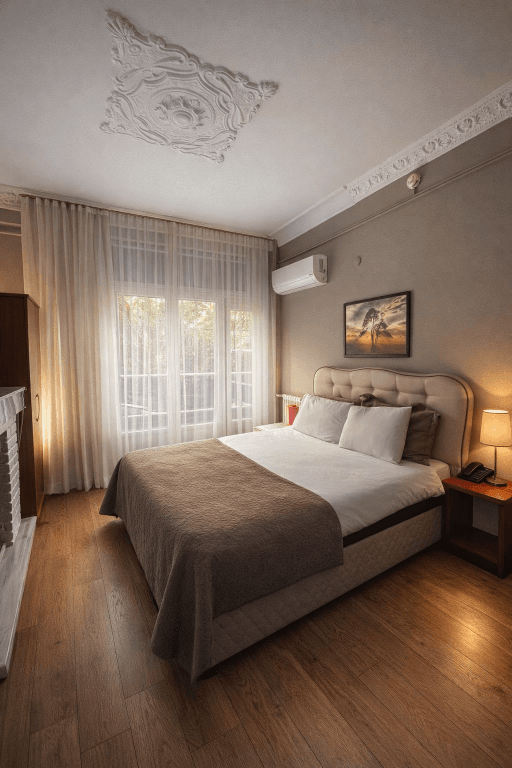 Otel Ünlü — 7