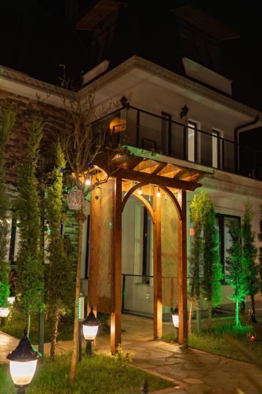 Poison Garden Suite & SPA — 5