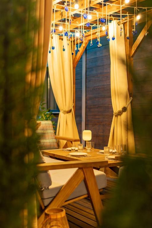Poison Garden Suite & SPA — 7