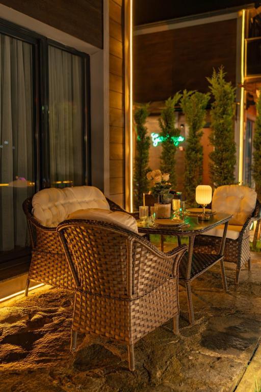 Poison Garden Suite & SPA — 9