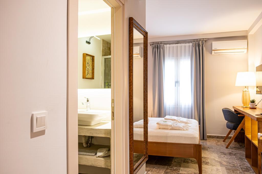 Pom Alaçatı Otel — 4