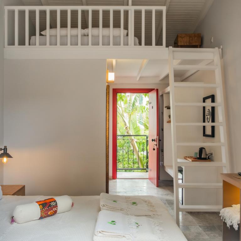 Pom Alaçatı Otel — 9