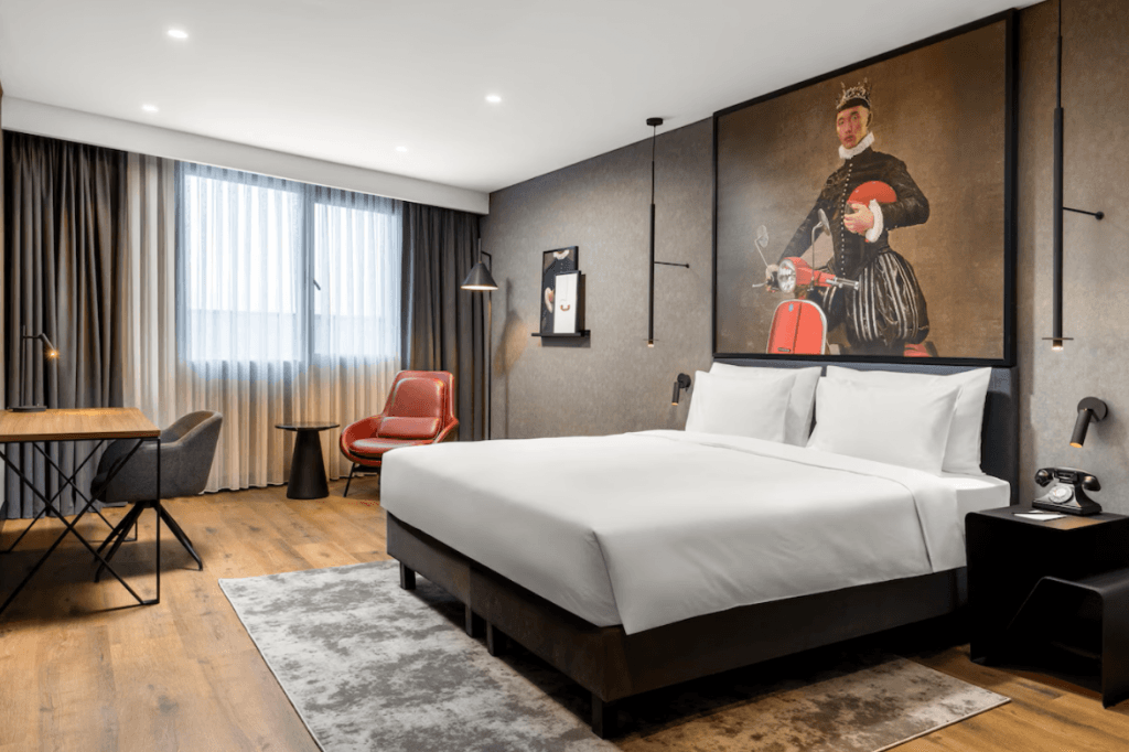 Radisson RED İzmir Point Bornova — 10