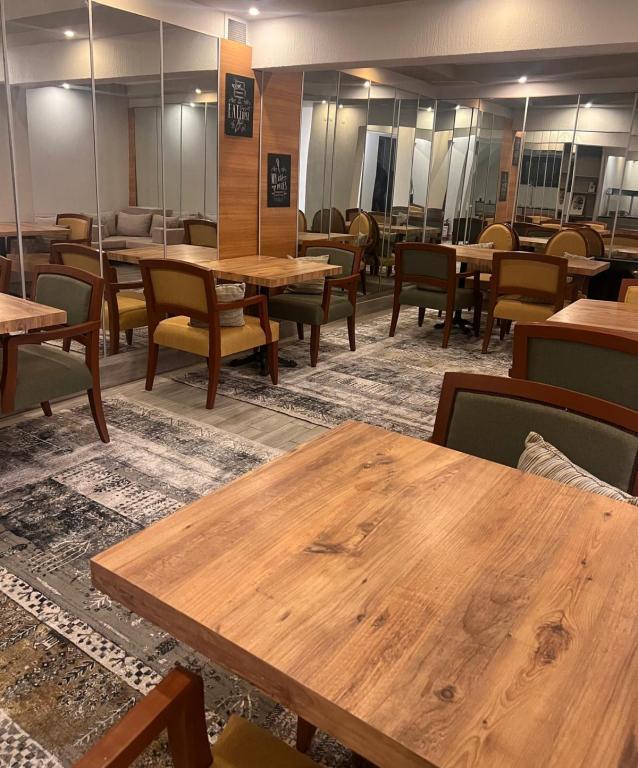 Ramona Lara Hotel — 2