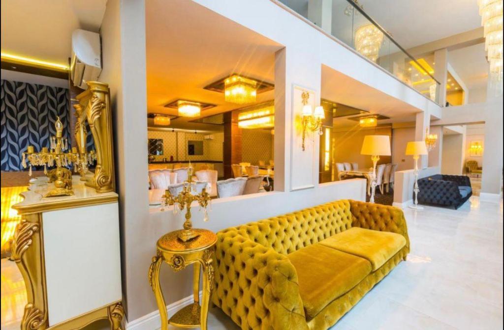 Real King Suite Hotel — 2