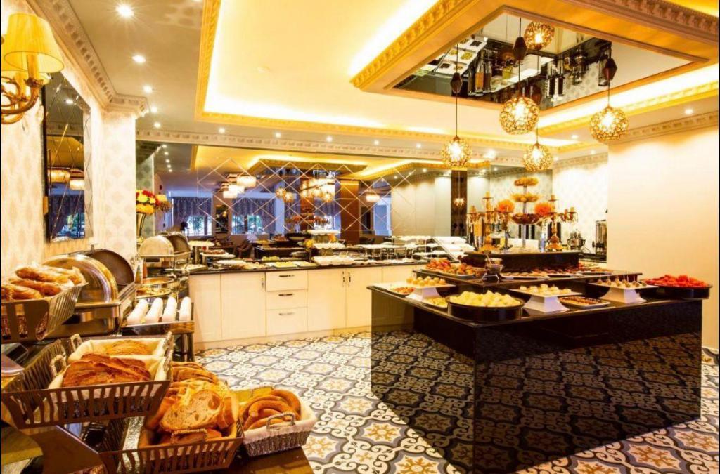 Real King Suite Hotel — 9
