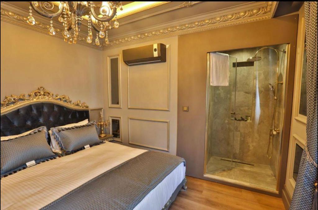Real King Suite Hotel — 6
