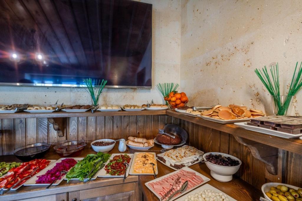 Rocca Stone House — 8