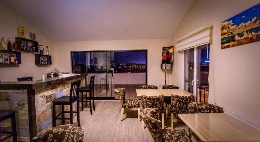 Rosso Hotel — 5