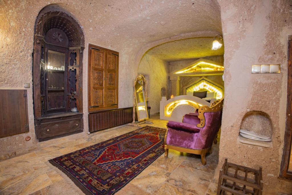 Royal Cave Hotel — 4