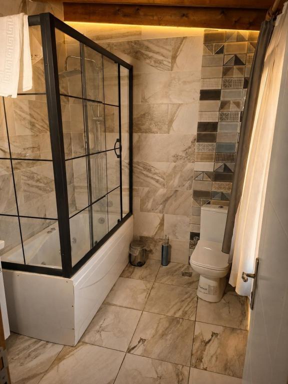 Royal Garden Suite and Hotel — 5