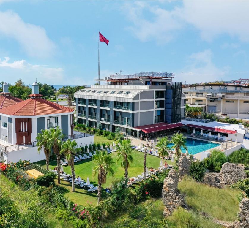Side Square Hotel +16