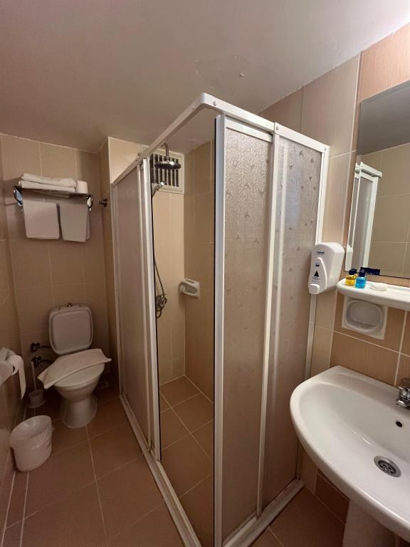 Status Hotel — 7