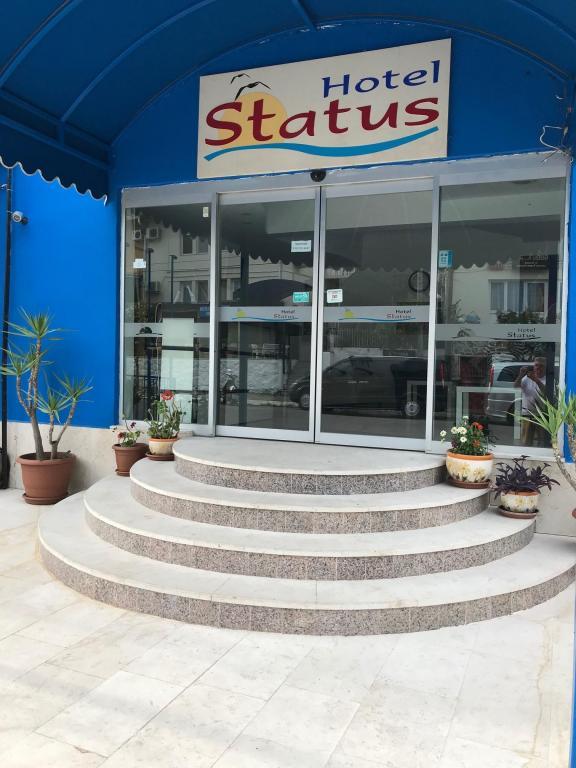Status Hotel — 3