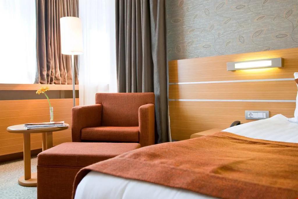 Tunalı Otel — 9