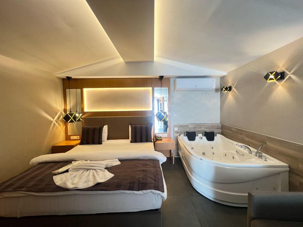 The Port Rooms — 6
