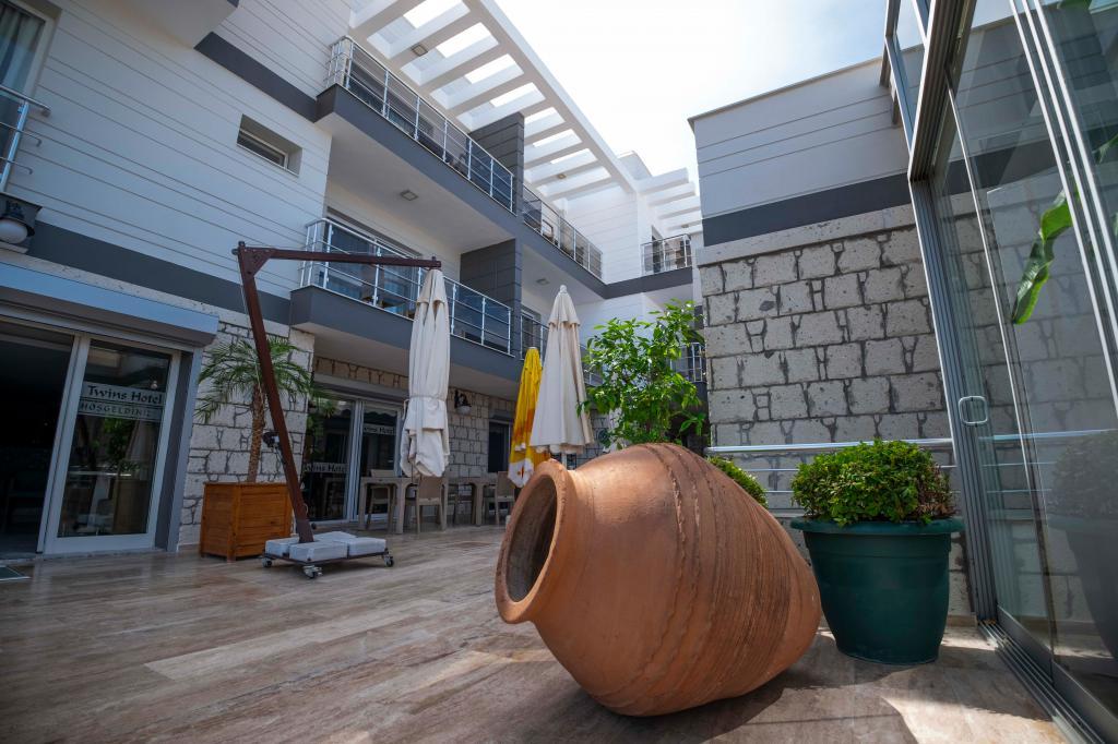Twins Hotel Çeşme — 10
