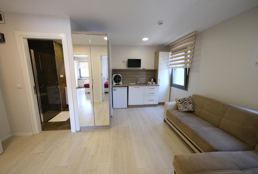 Uçar Royal Hotel ve Konferans Salonu — 7