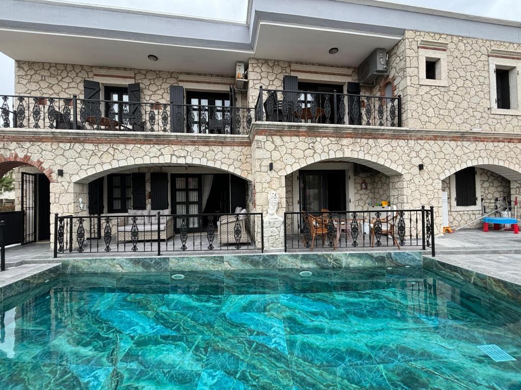 Yalçınkaya Taş Apart Otel Çeşme
