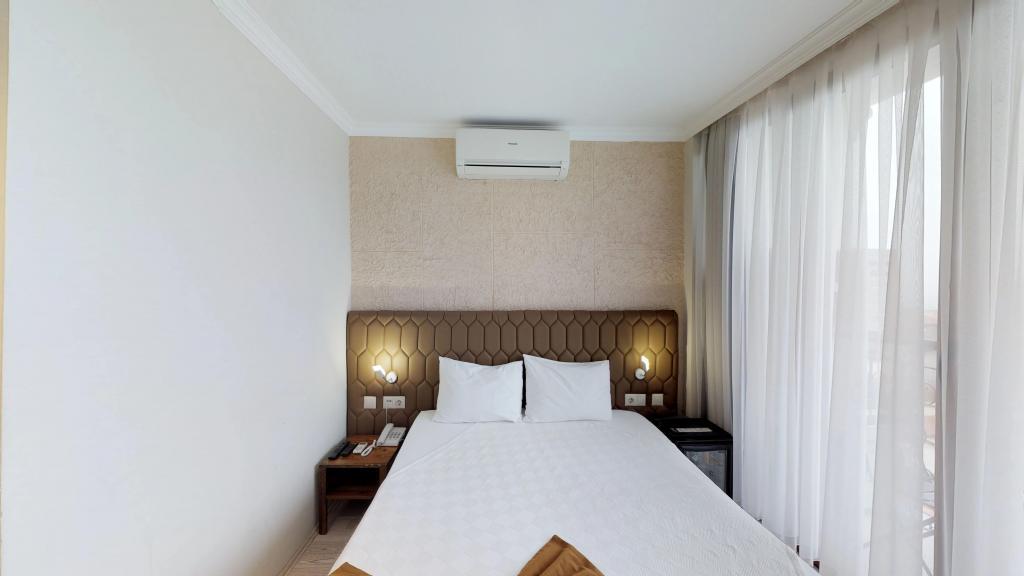 Patron Hotel — 2