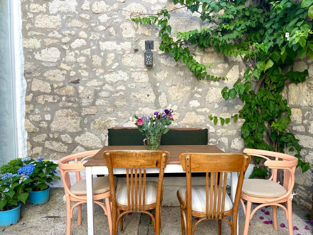 Krem Alaçatı — 2